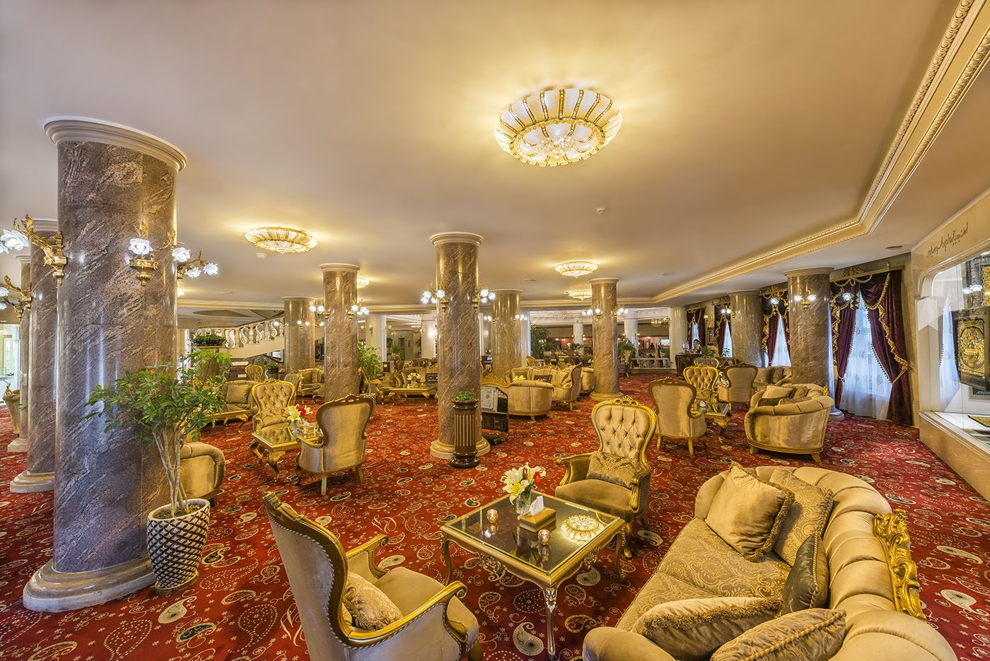 کافی شاپ‌های هتل قصر طلایی مشهد