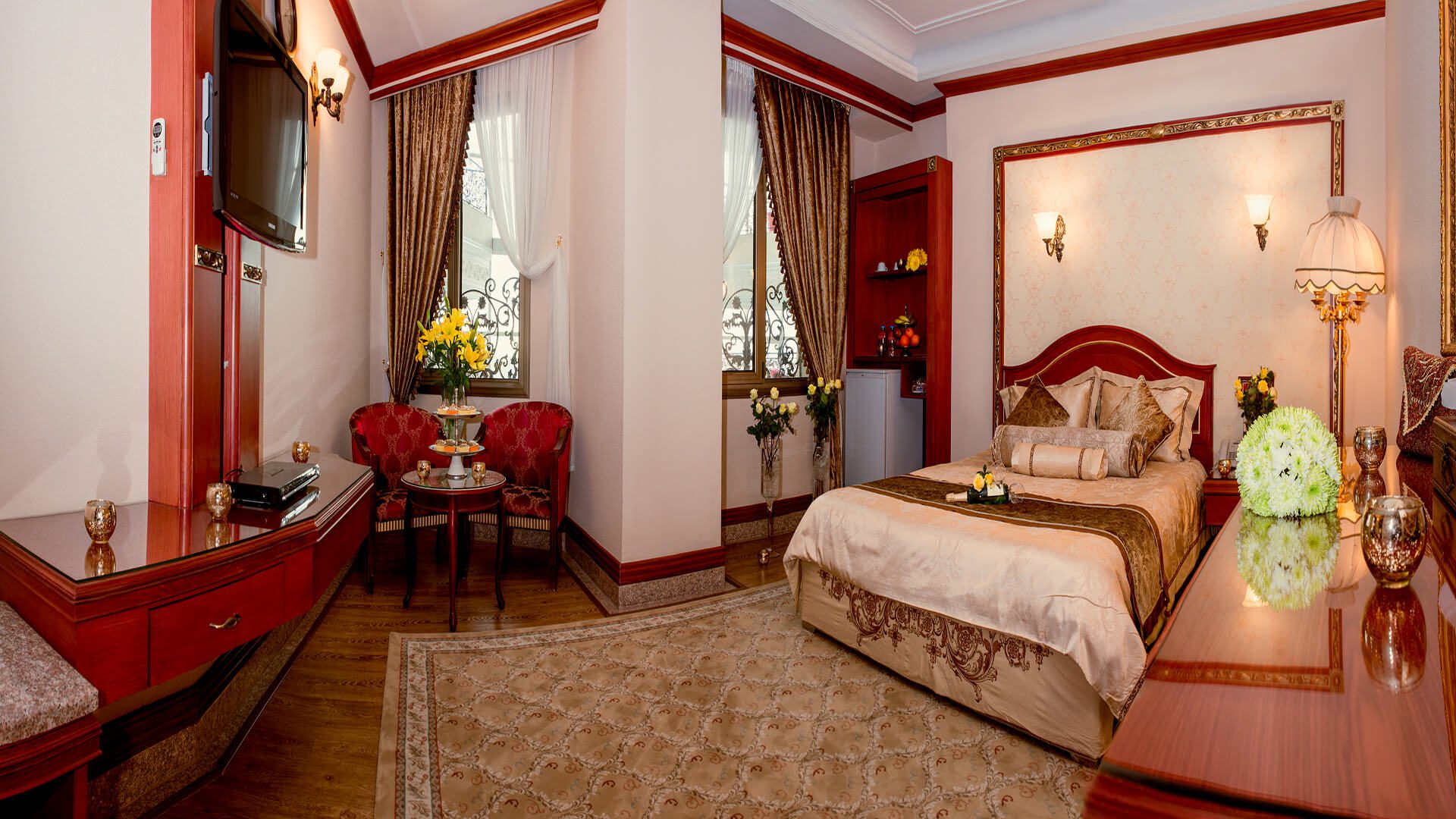  رزرو اتاق دبل آتریوم هتل قصر طلایی