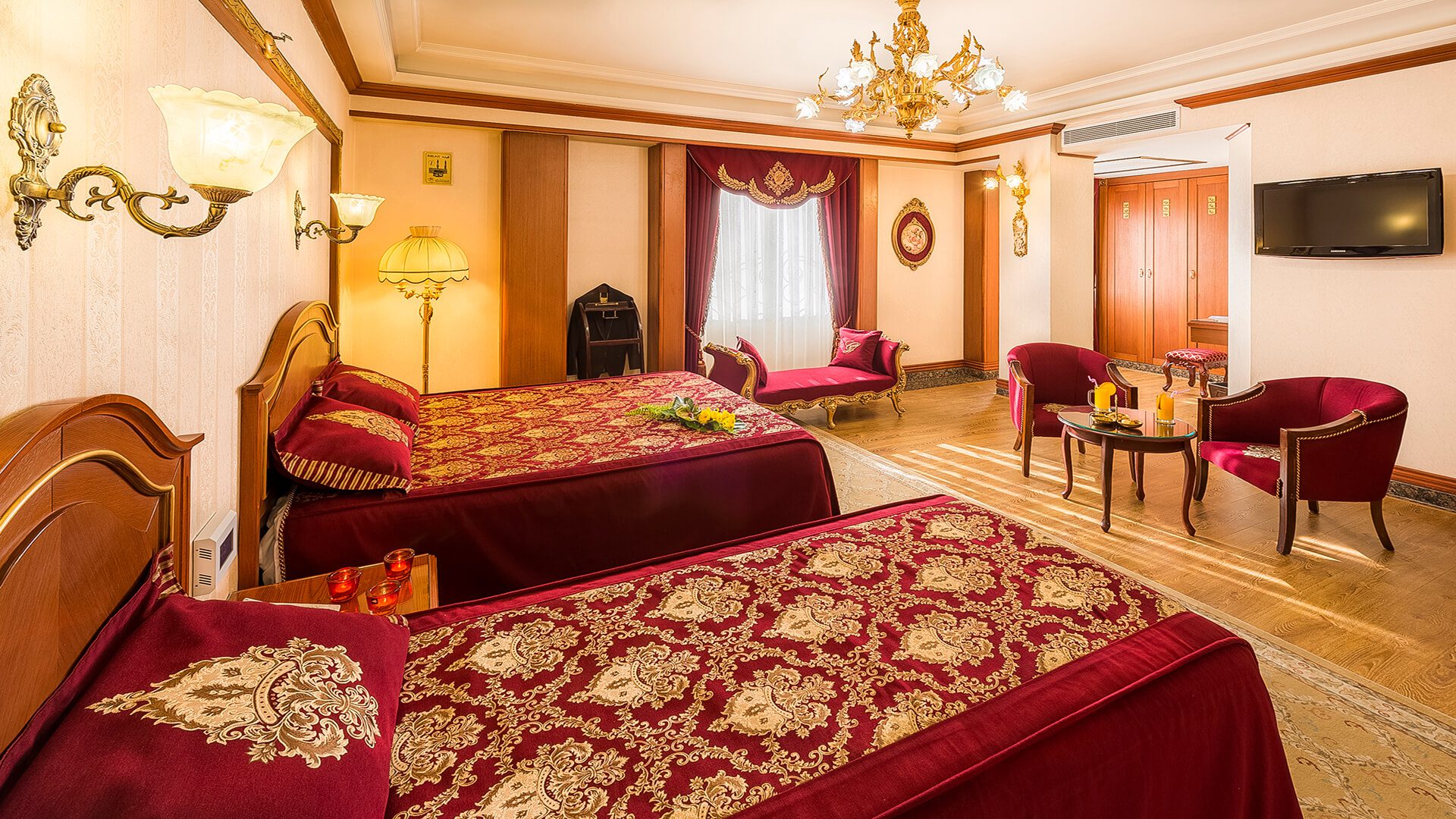 هتل قصر طلایی در مشهد
